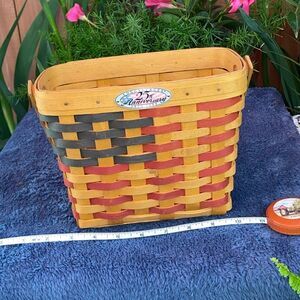Longaberger vintage 25th anniversary basket with hinged handle but without liner